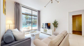 Prime Views - Calm One Bedroom with Pool View